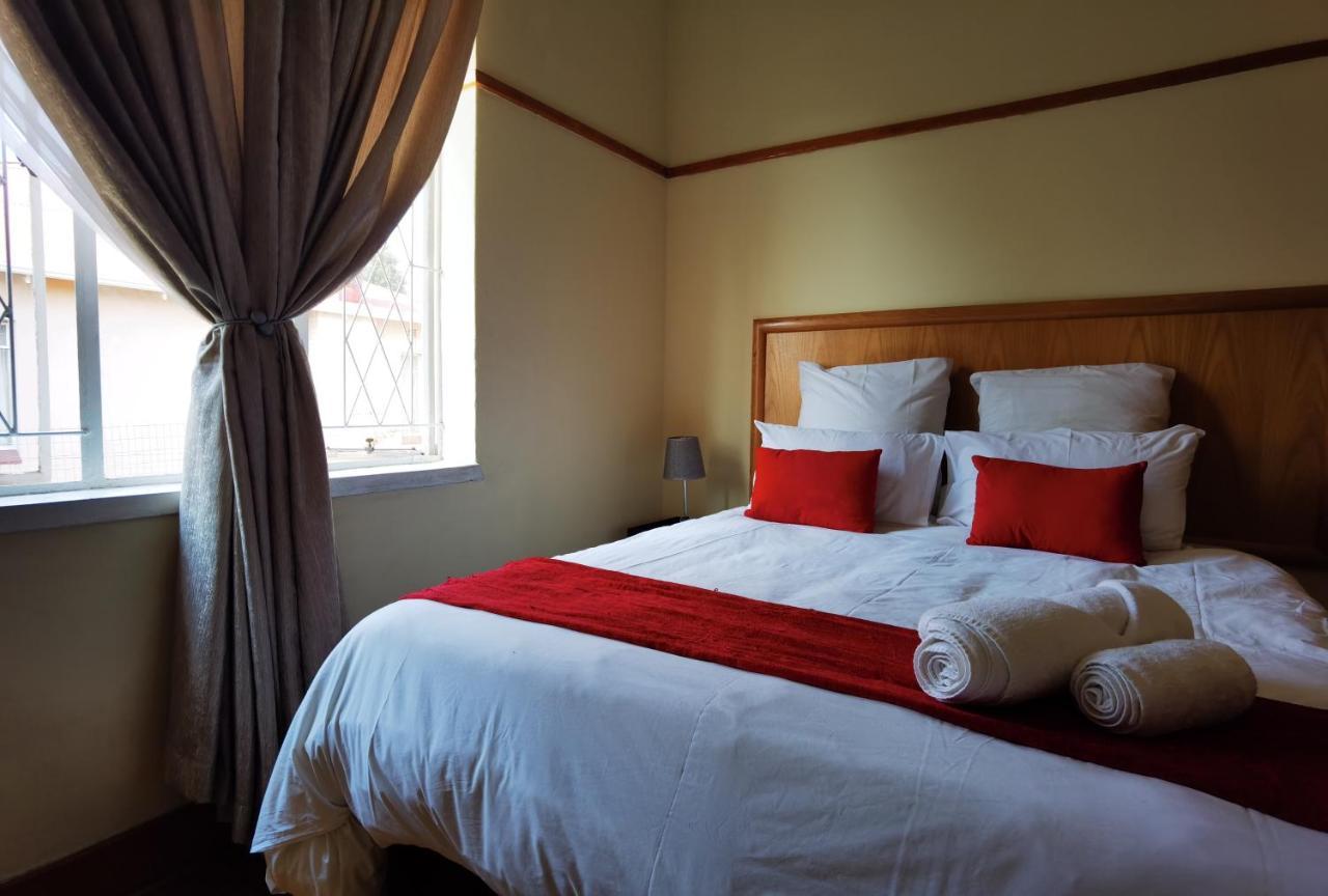 51 On York Guesthouse Johannesburg Bagian luar foto